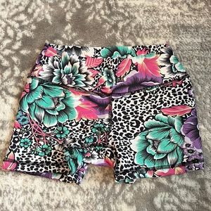 Liquido workout Yoga Shorts Size Small pink purple cheetah print